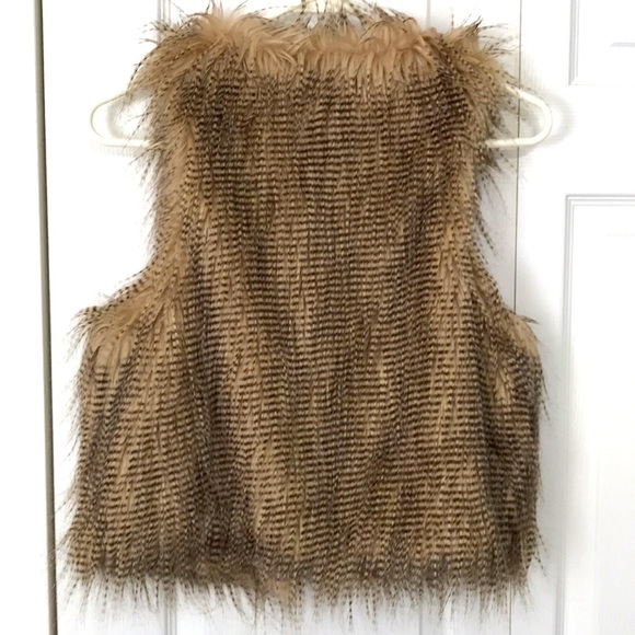 Faux fur vest - Picture 3 of 3